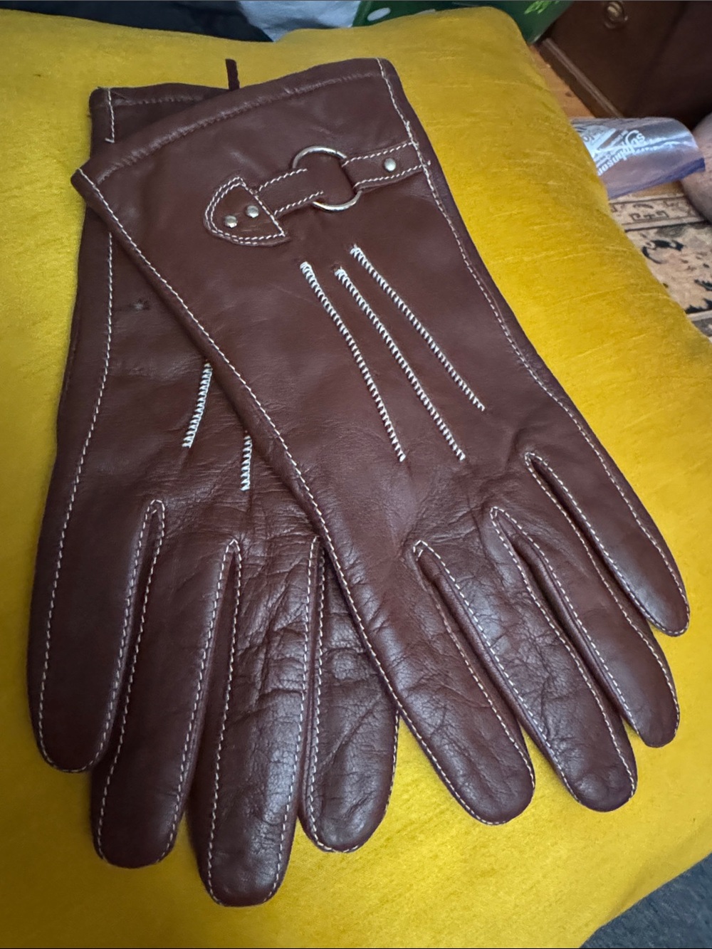 Source Unknown Brown Leather Women's Driving Gloves with Contrast Stitching